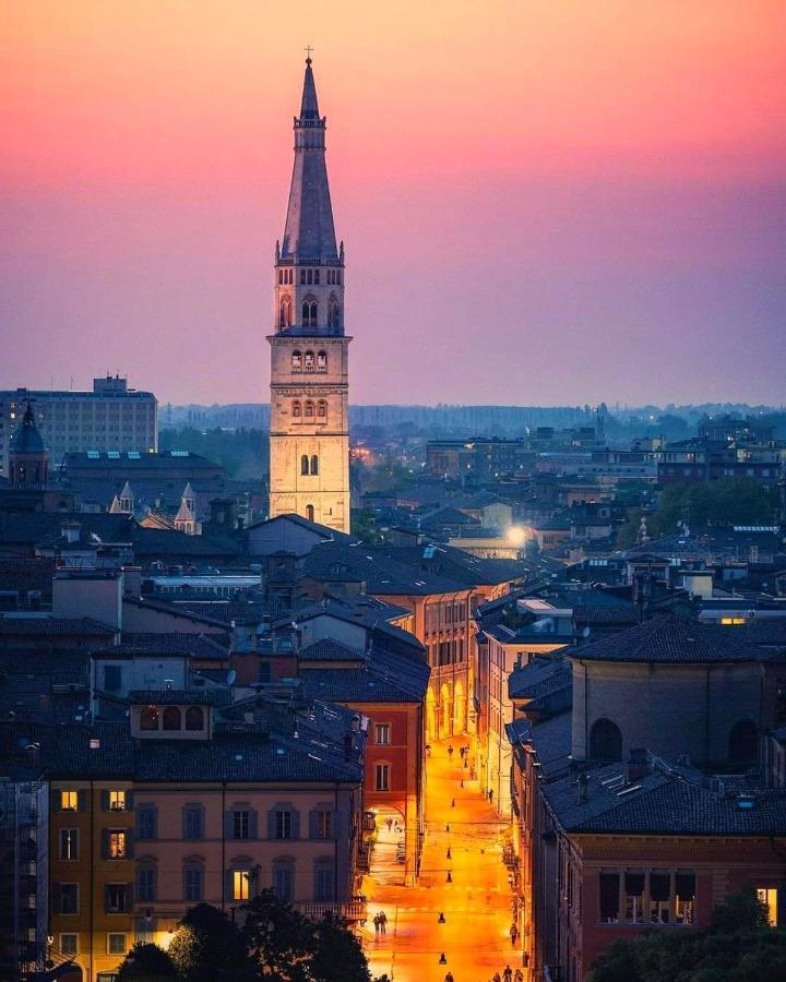 Big Terrace Modena Apartment Esterno foto